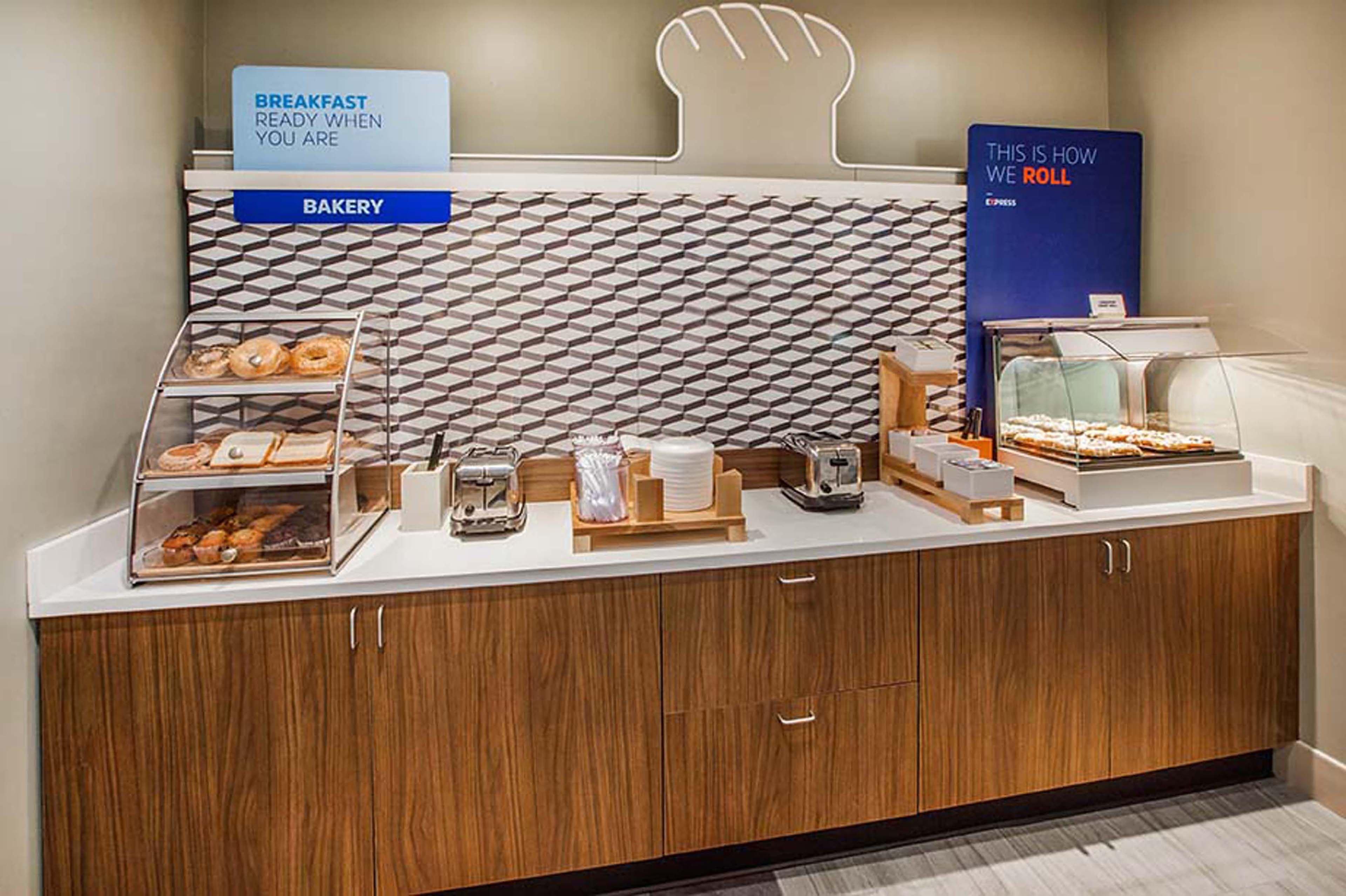 Holiday Inn Express Cincinnati West By Ihg Dent Buitenkant foto